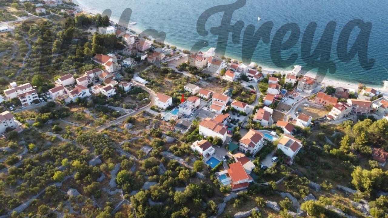 Villa Freya - Vacation House สลาทิเน ภายนอก รูปภาพ