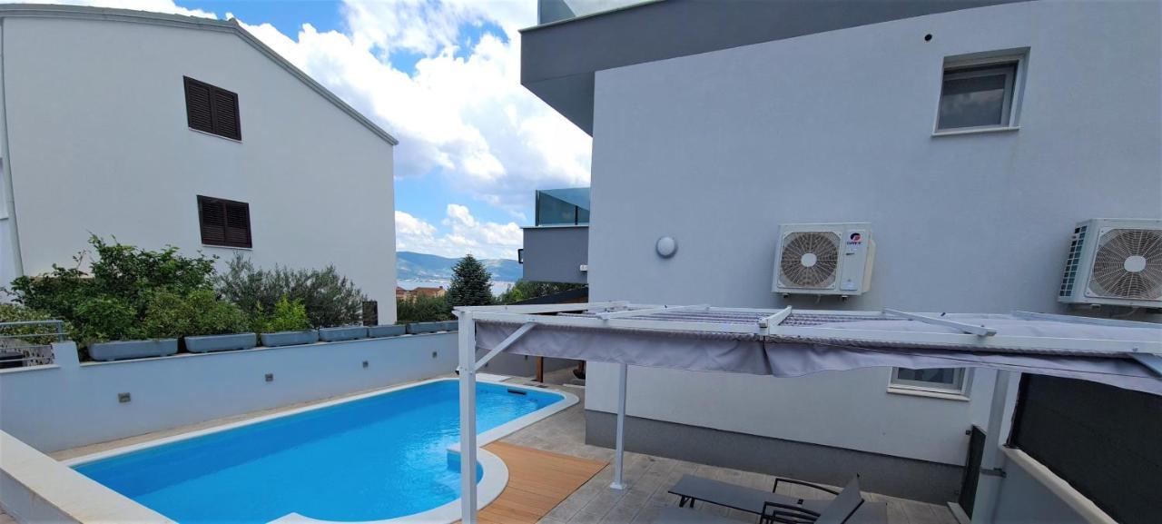 Villa Freya - Vacation House สลาทิเน ภายนอก รูปภาพ