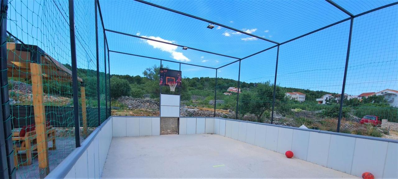 Villa Freya - Vacation House สลาทิเน ภายนอก รูปภาพ