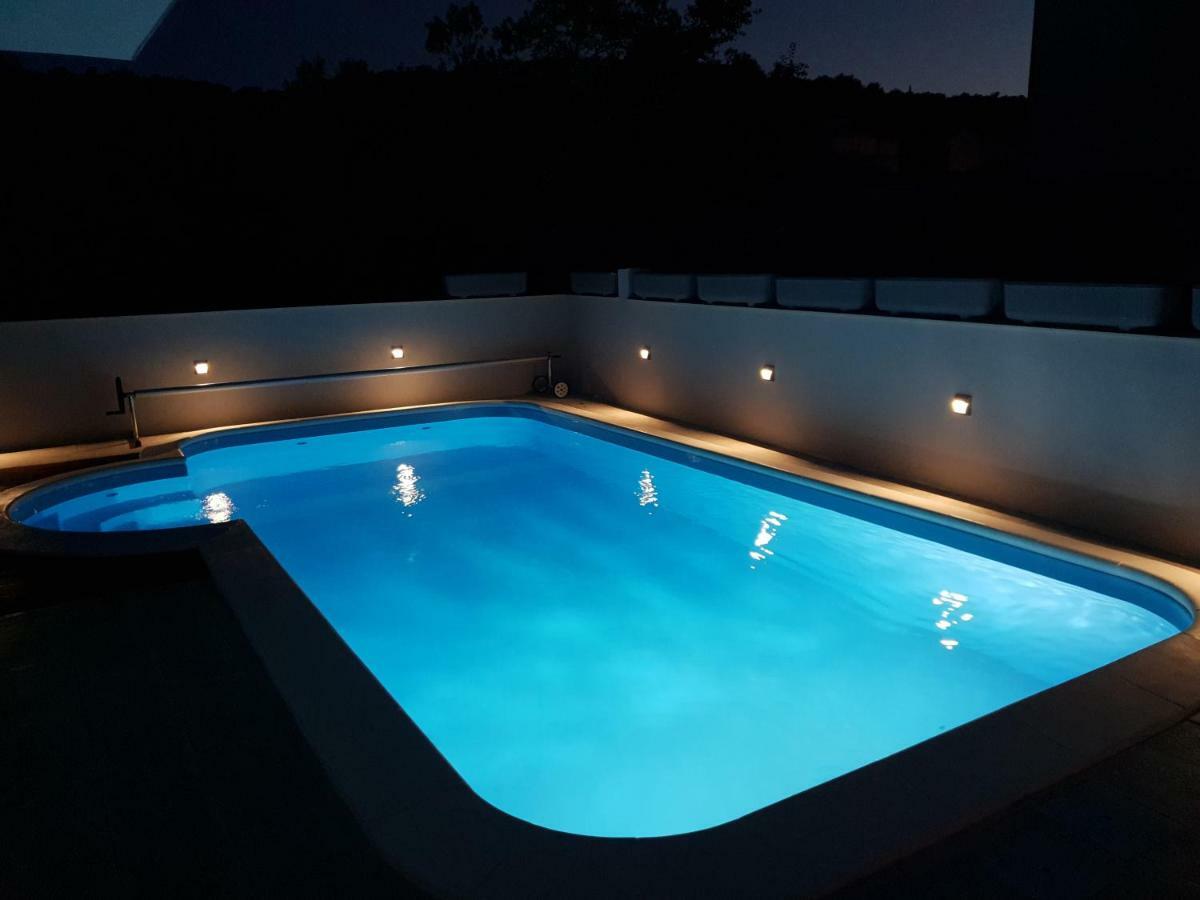 Villa Freya - Vacation House สลาทิเน ภายนอก รูปภาพ