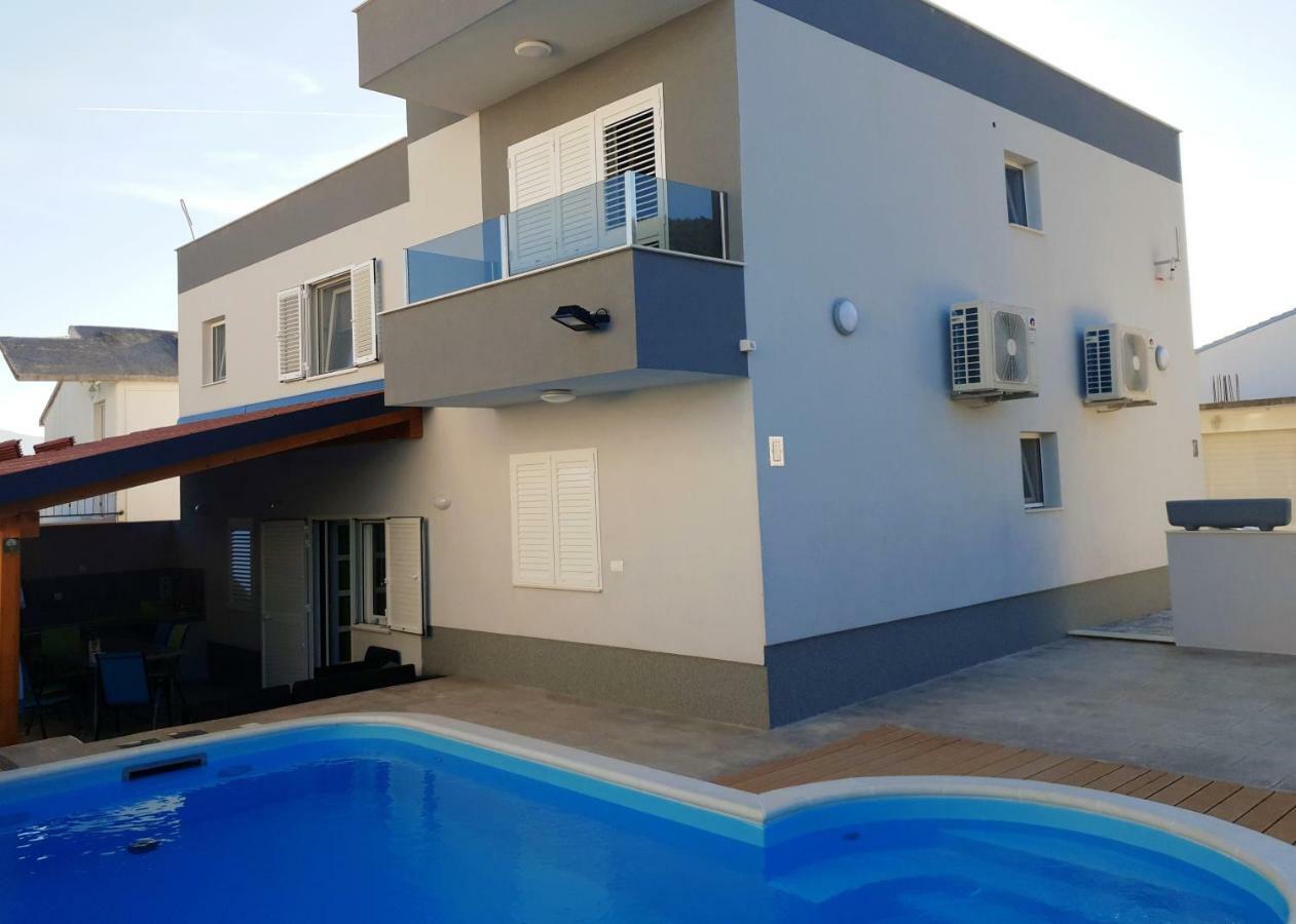 Villa Freya - Vacation House สลาทิเน ภายนอก รูปภาพ