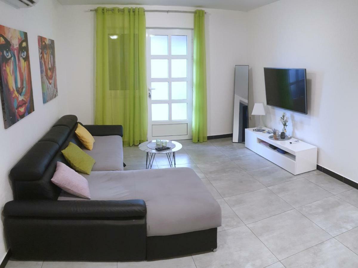 Villa Freya - Vacation House สลาทิเน ภายนอก รูปภาพ