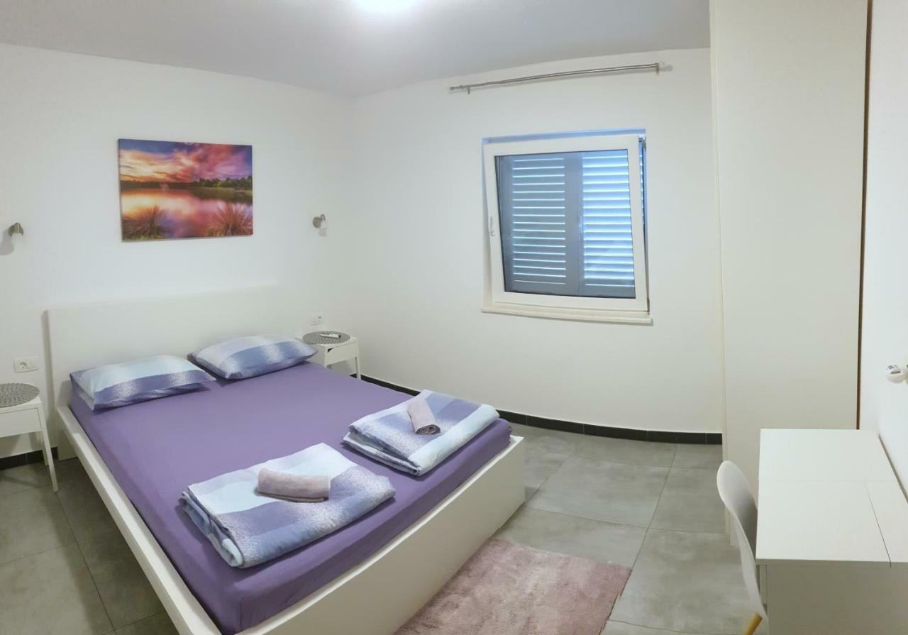 Villa Freya - Vacation House สลาทิเน ภายนอก รูปภาพ