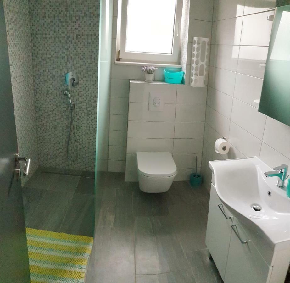 Villa Freya - Vacation House สลาทิเน ภายนอก รูปภาพ
