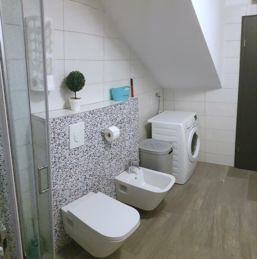 Villa Freya - Vacation House สลาทิเน ภายนอก รูปภาพ